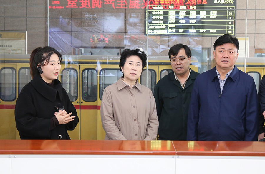 36-2023年3月，省生態(tài)環(huán)境廳黨組書記蘇君蒞臨金徽股份調(diào)研綠色礦山及“兩山”實(shí)踐創(chuàng)新基地建設(shè)情況。.jpg