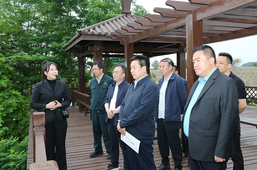 40-2023年6月，省生態(tài)環(huán)境廳副廳長(zhǎng)劉文璽蒞臨金徽股份調(diào)研.jpg
