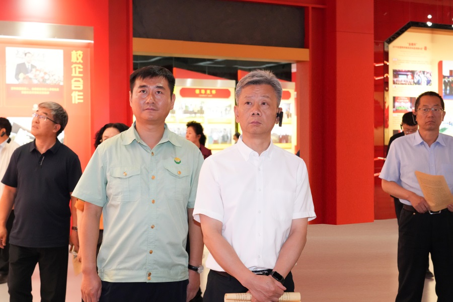 2024.06.23全國(guó)政協(xié)委員、省政協(xié)副主席、民盟甘肅省委會(huì)主委劉仲奎蒞臨金徽股份調(diào)研.jpg