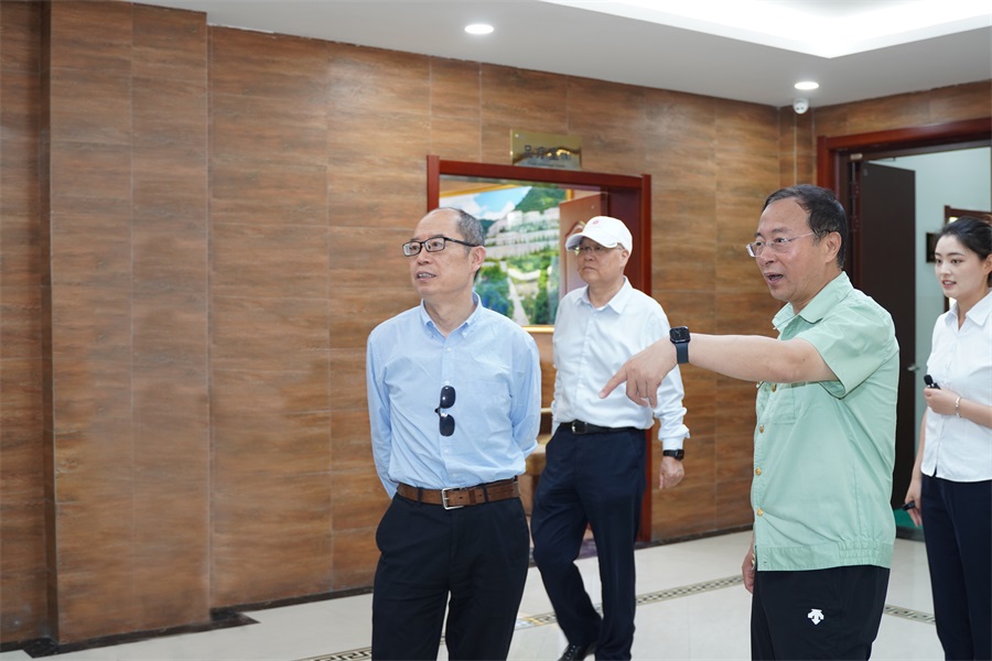 2024.06.23重慶市政協(xié)副主席、民盟市委會(huì)主委杜惠平蒞臨金徽股份調(diào)研.jpg