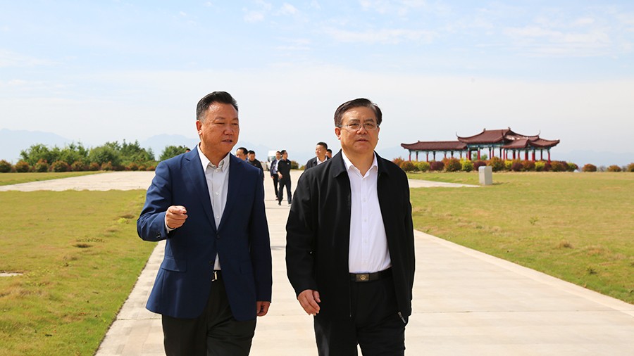 30-2021年5月，省人民檢察院黨組書記、檢察長(zhǎng)朱玉蒞臨金徽股份調(diào)研綠色礦山建設(shè)工作。.jpg